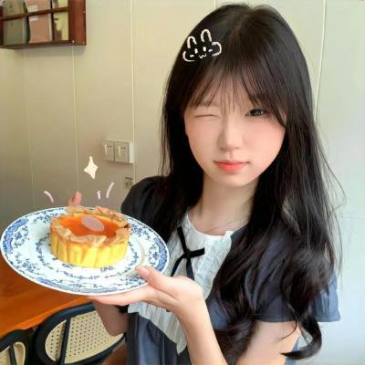 盛开的樱花林下